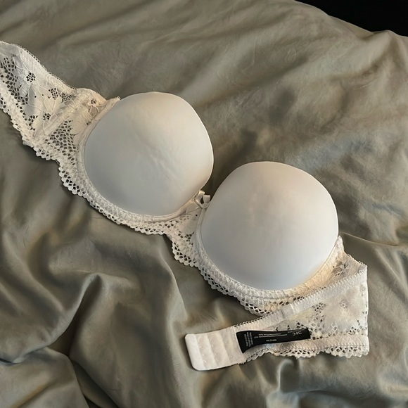 White strapless push up bra - Picture 1 of 2
